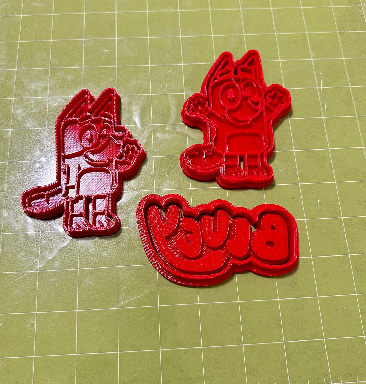 Bluey cookie cutters/set of 3
