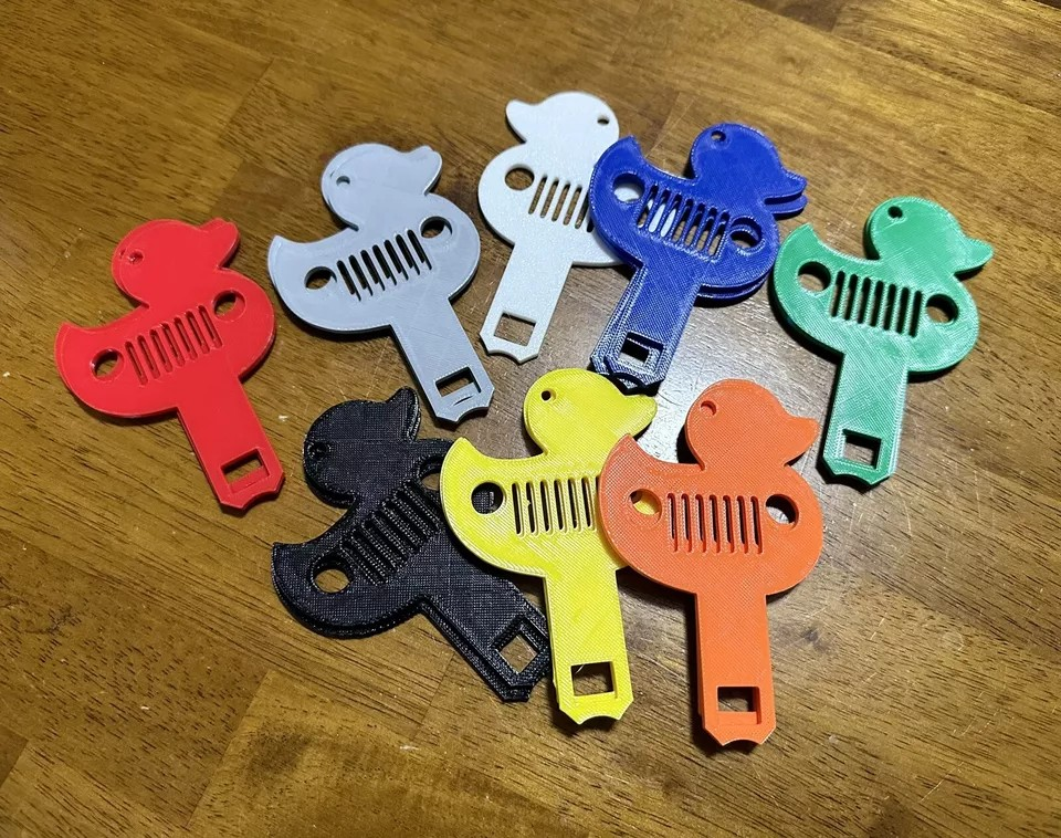 2 Universal duck Car Seat Belt Buckle Clip/jeep duck keyring