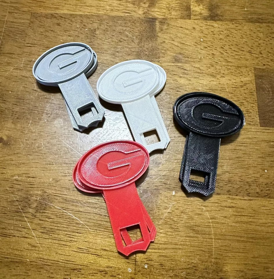 2 Universal UGA Georgia Car Seat Belt Buckle Clip/keychain