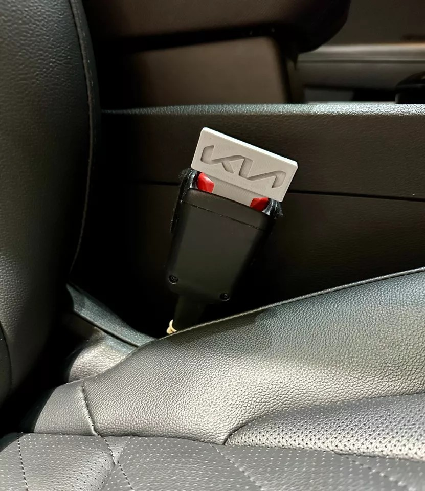 2 Universal Car Seat Belt Buckle Clip Kia Design /keychain Kia