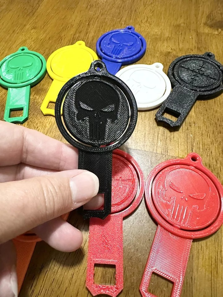 2 Universal Spinner Punisher Car Seat Belt Buckle Clip /keyring