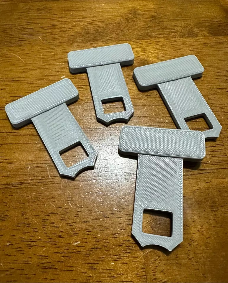 2 Universal Car Seat Belt Clips/Seat Belt Clip/slim design keychain