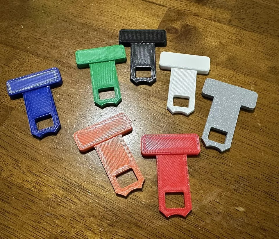 2 Universal Car Seat Belt Clips/Seat Belt Clip/slim design keychain