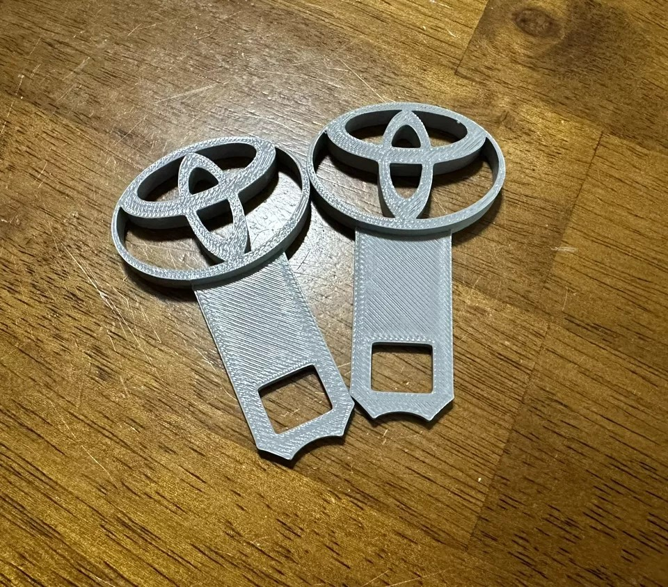 2 Universal toyota design Car Seat Belt Clips/ keychain