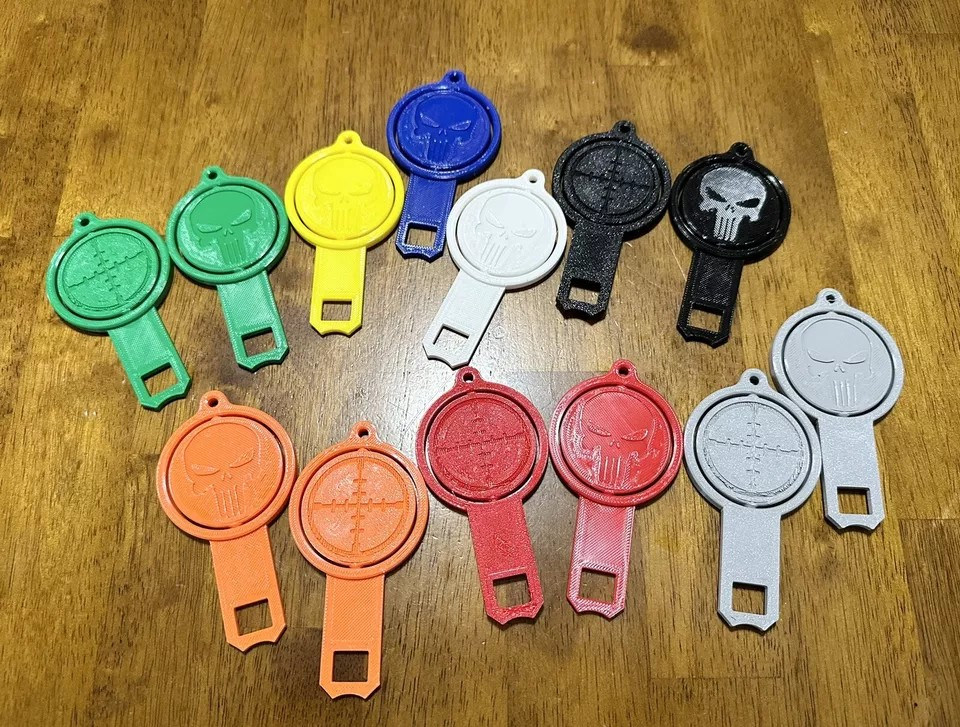 2 Universal Spinner Punisher Car Seat Belt Buckle Clip /keyring