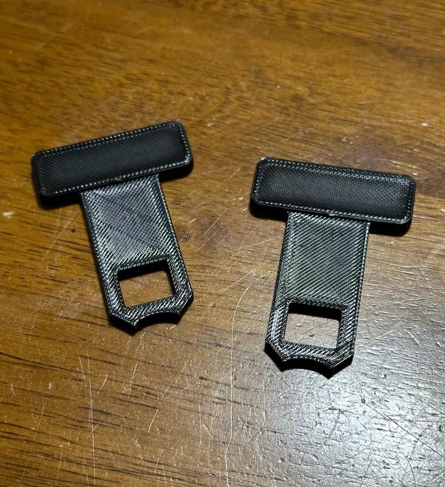 2 Universal Car Seat Belt Clips/Seat Belt Clip/slim design keychain