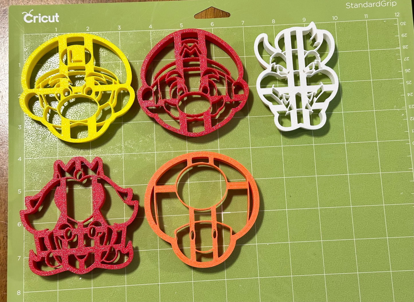 Super Mario inspired cookie cutter set/set of 5