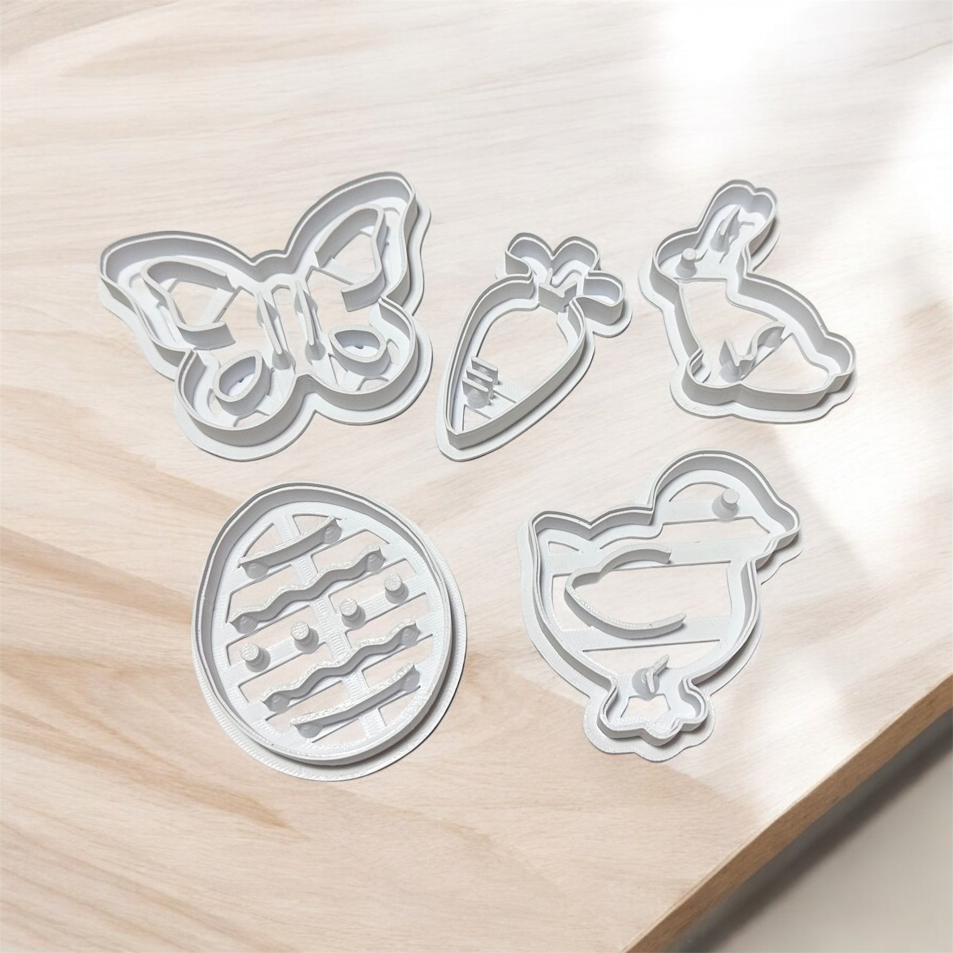Easter Cookie Cutters Set, 5 Pieces with Butterfly, Carrot, Bunny, Chick, Egg